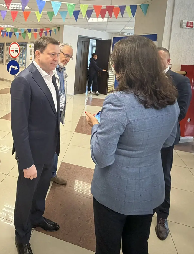 Сергей Кривоносов посетил Институт транспорта и сервиса, где провел встречу с преподавательским составом и участниками Международной научно-практической конференции